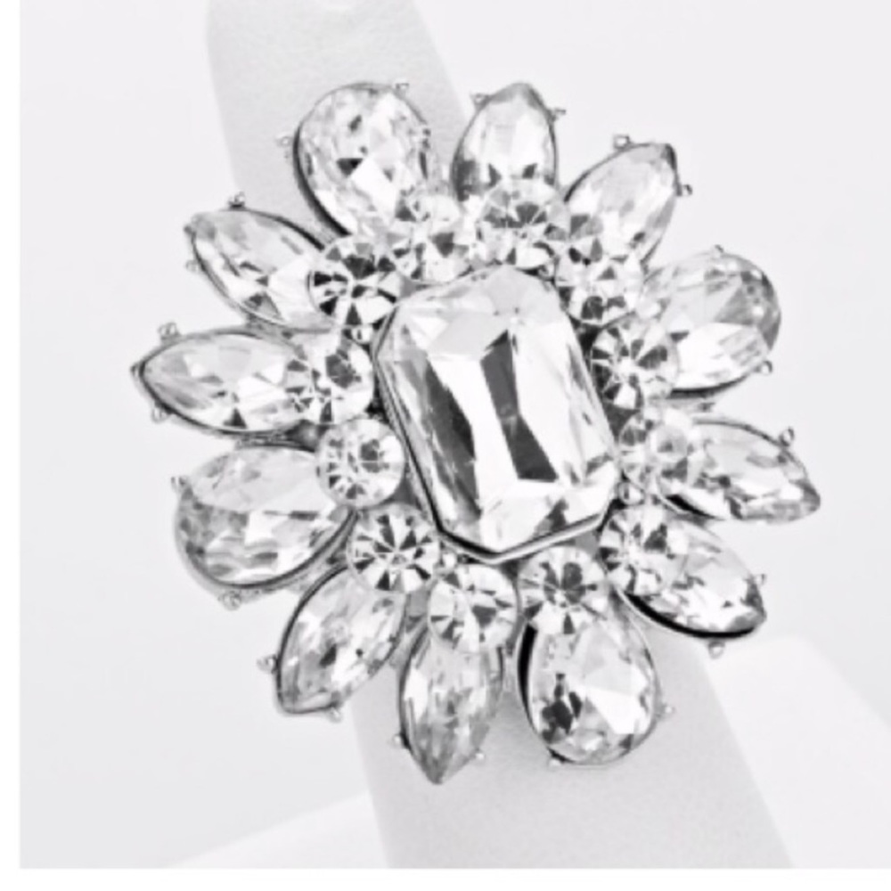 Glam competition ring